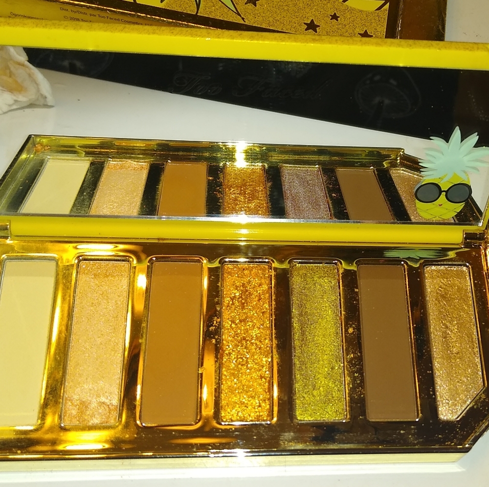 Too faced palette